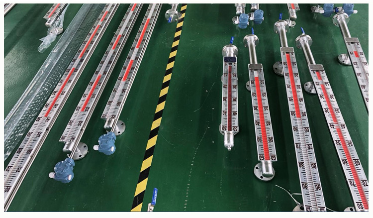 uhz磁翻板液位計(jì)實(shí)物圖